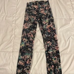 Such cute pair of leggings length 7/8 but they just are too small for me now